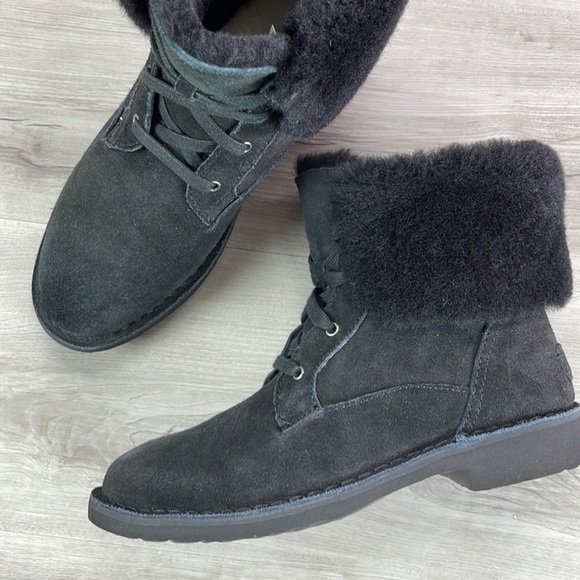 🍁UGG🍁 BLACK WEYLYN BLACK BOOTS - Picture 4 of 11